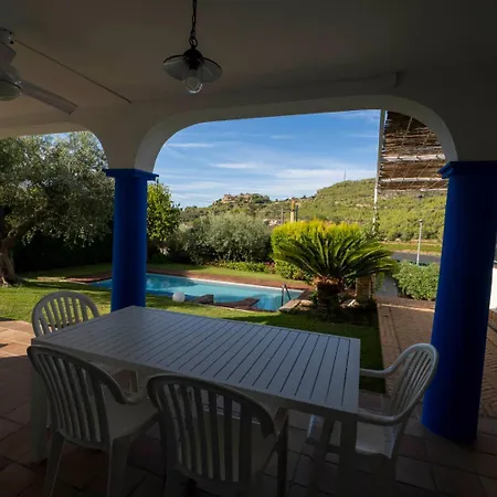 Les Columnes Villa