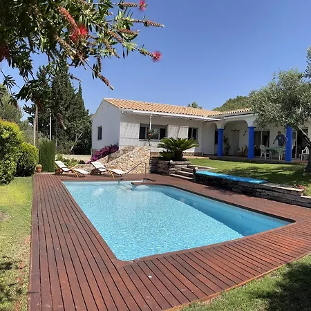 Les Columnes Villa *